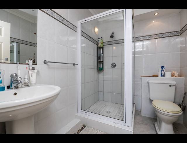 3 BEDROOM APARTMENT FOR SALE IN UMHLANGA CENTRAL